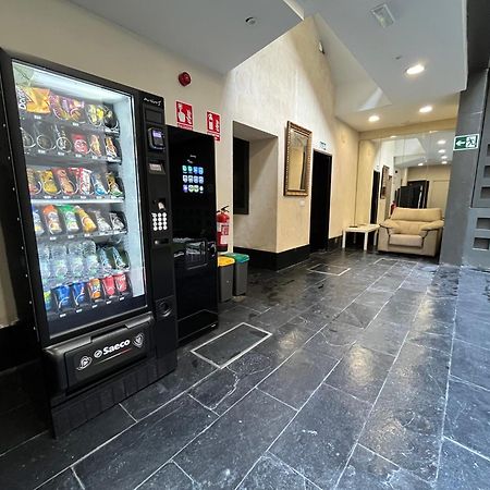 Center Sevilla Confort 6 Екстериор снимка
